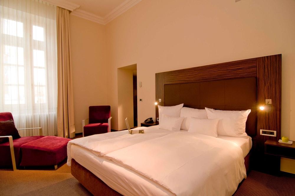 Herzogshof - Boutique-Hotel Am Dom Регенсбург Экстерьер фото