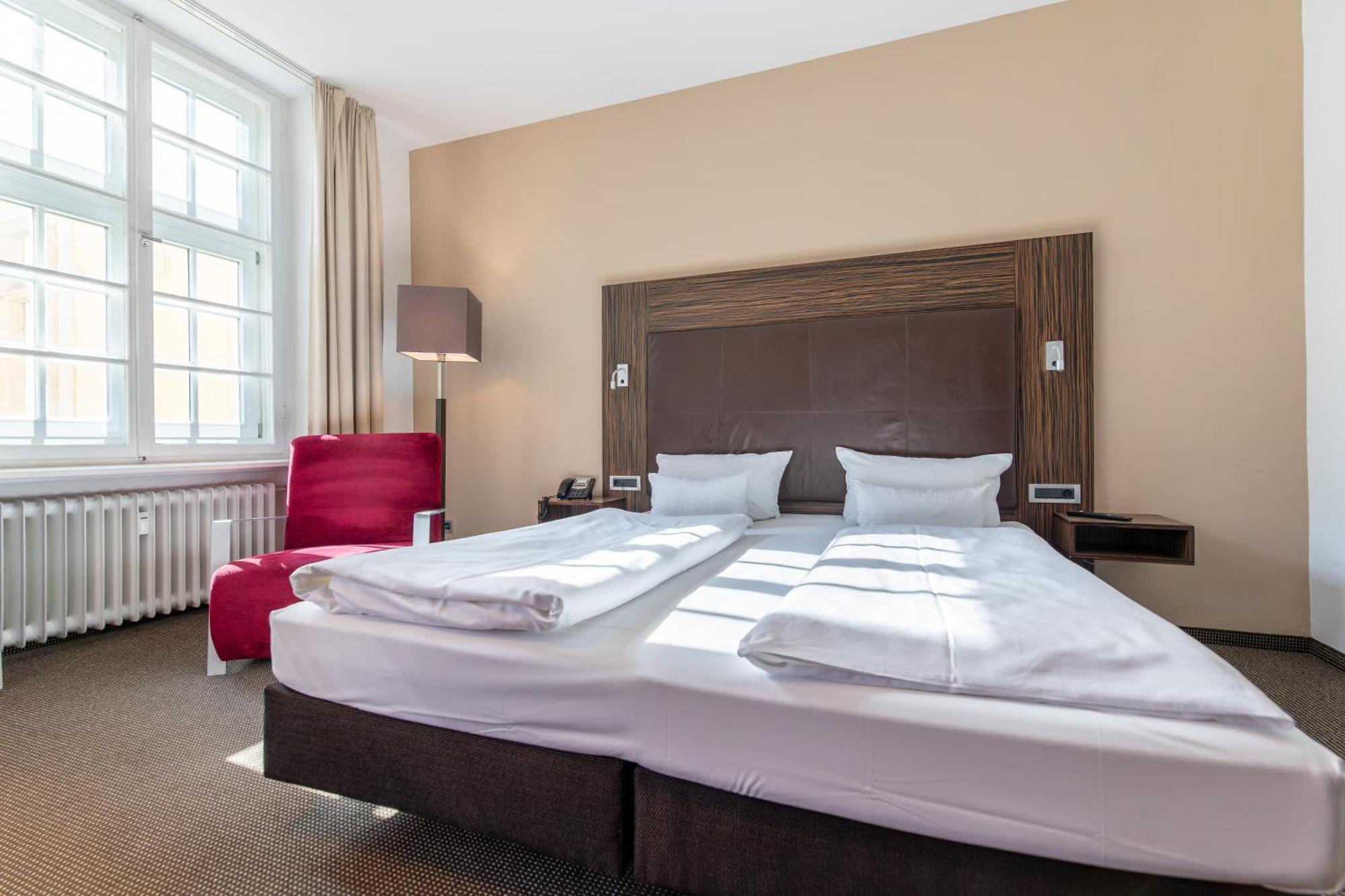 Herzogshof - Boutique-Hotel Am Dom Регенсбург Экстерьер фото